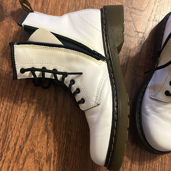 Dr Martens size 4 US kids size 36 women VGUC - Picture 2 of 8